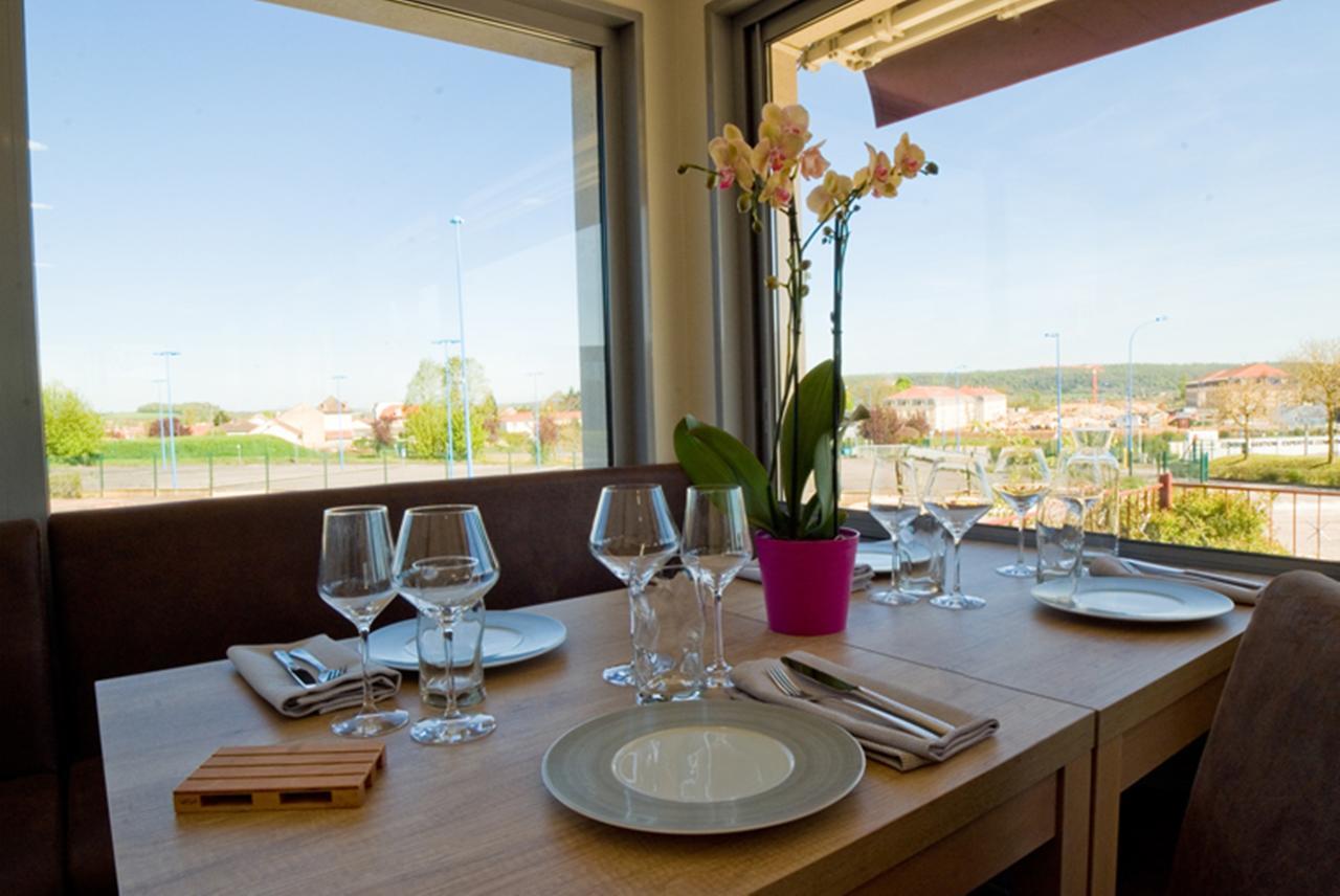 Logis Hotel Restaurant De La Madeleine Commercy ภายนอก รูปภาพ